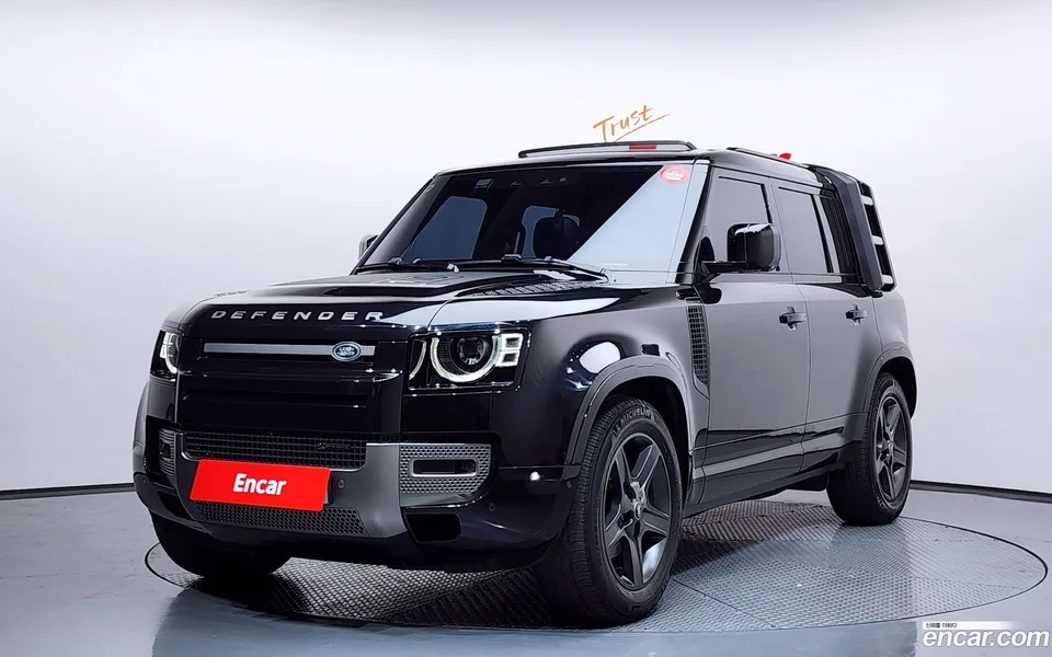 Land Rover Defender 110 P300 X- SE 2022 — фото 1, купить с доставкой в Москву