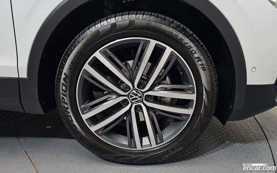 Volkswagen Tiguan 2.0 TDI 2024 — миниатюра 5