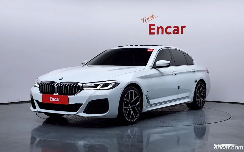 BMW 5 Series 530i M 2022 — фото 1, купить с доставкой в Москву