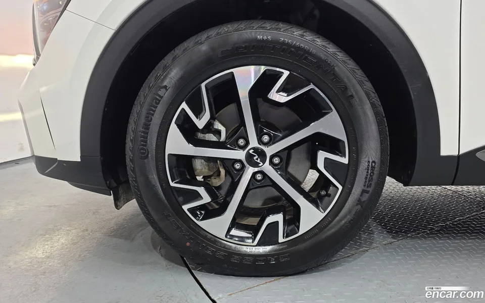 Kia Sportage Hybrid 2WD 2023 — миниатюра 5