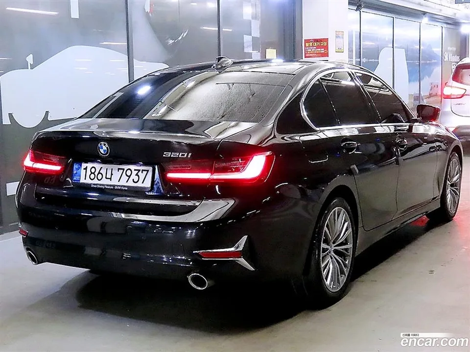 BMW 3 Series 320i 2022 — миниатюра 4