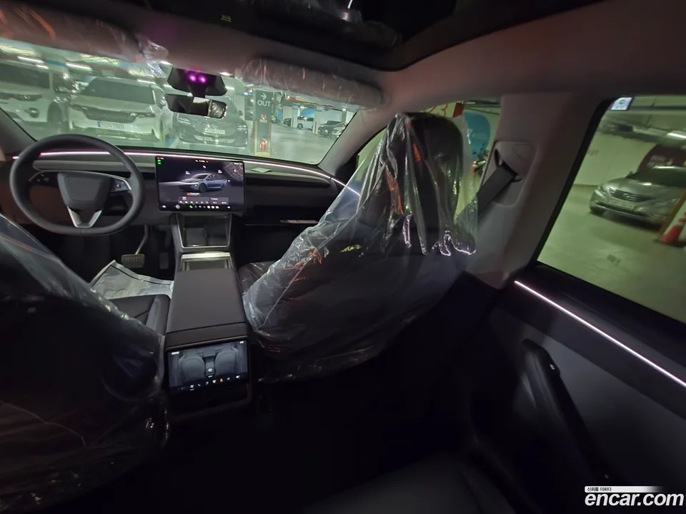 Tesla Model Y RWD 2025 — миниатюра 4