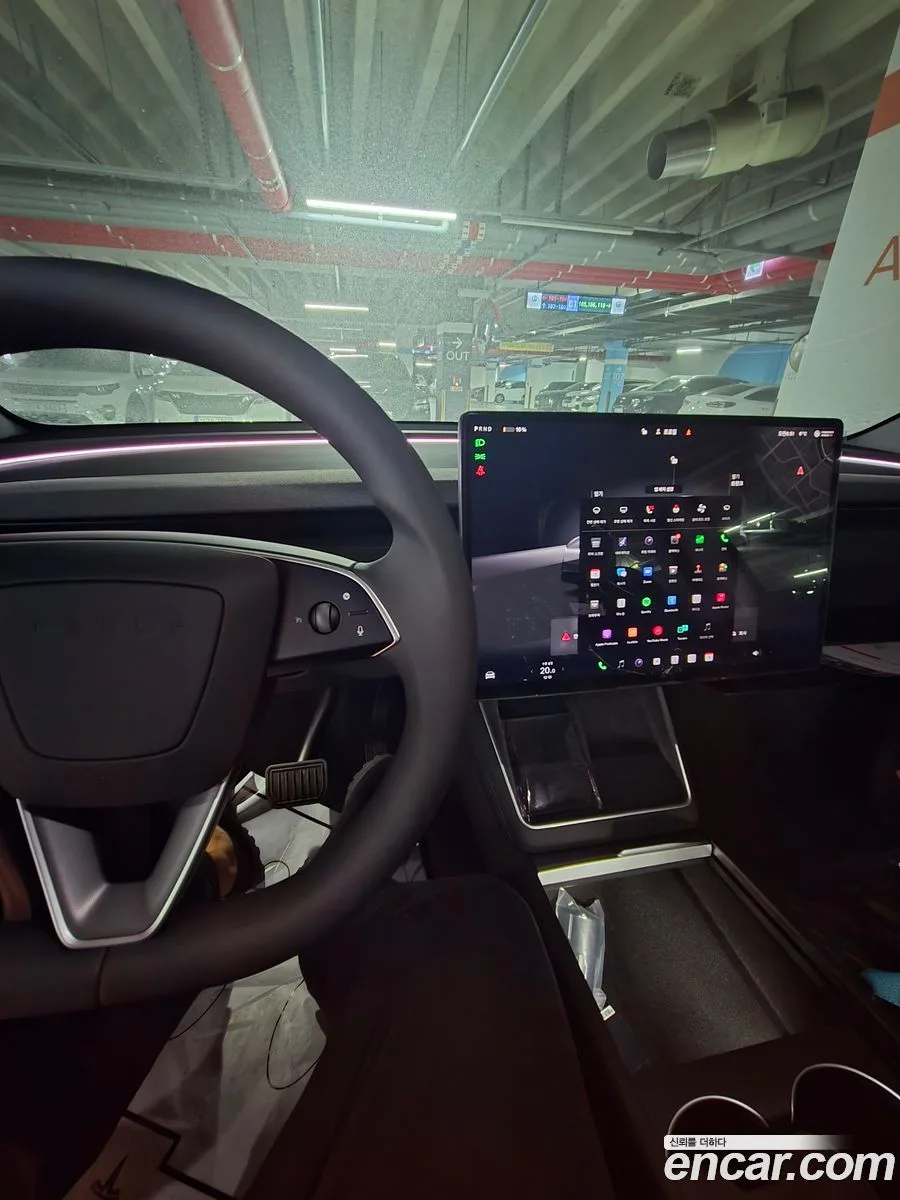 Tesla Model Y RWD 2025 — миниатюра 5
