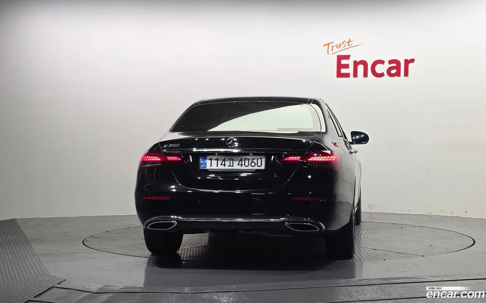 Mercedes-Benz E-Class E250 2022 — миниатюра 4