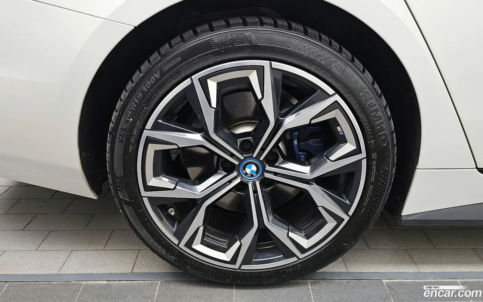 BMW i4 eDrive40 M 2022 — миниатюра 5
