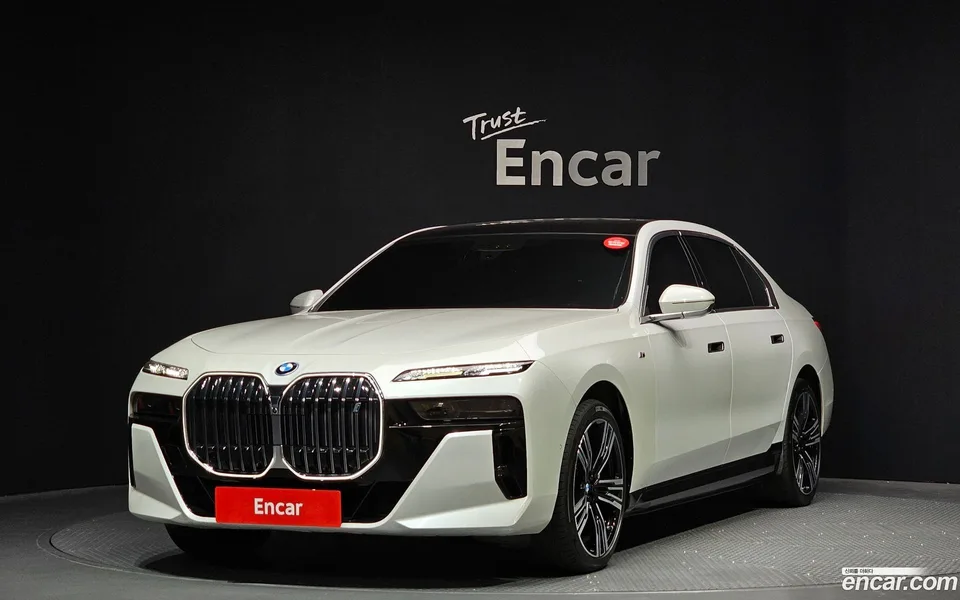 BMW i7 xDrive 60 M 2023 — фото 1, купить с доставкой в Москву