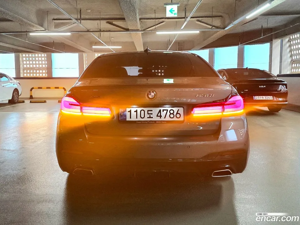 BMW 5 Series 530i xDrive M 2023 — миниатюра 2