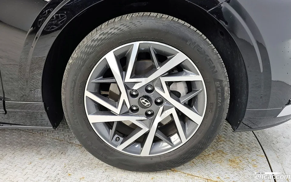 Hyundai Grandeur 2.5 2WD 2023 — миниатюра 2