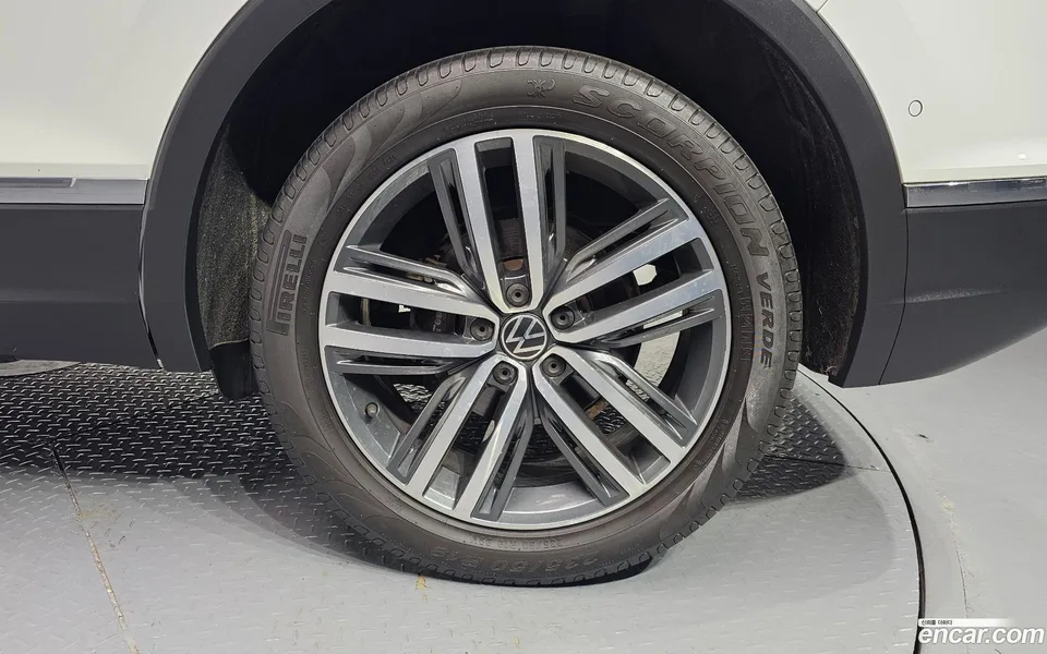 Volkswagen Tiguan 2.0 TDI 4 2022 — миниатюра 2