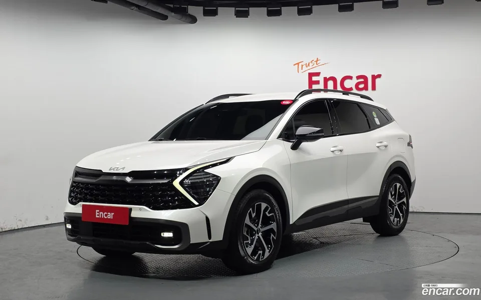 Kia Sportage Hybrid 2WD 2023 — фото 1, купить с доставкой в Москву