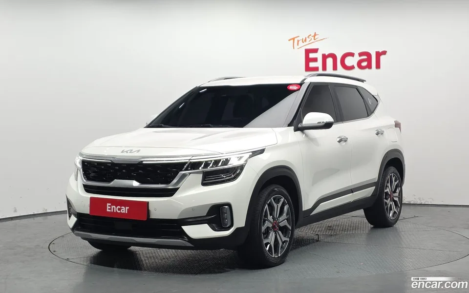 Kia Seltos 1.6 2WD 2022 — фото 1, купить с доставкой в Москву