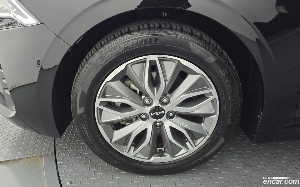Kia K5 Hybrid 2023 — миниатюра 2