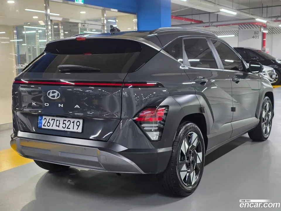 Hyundai Kona Hybrid 2023 — миниатюра 3