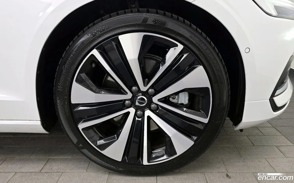 Volvo S60 B5 2024 — миниатюра 5