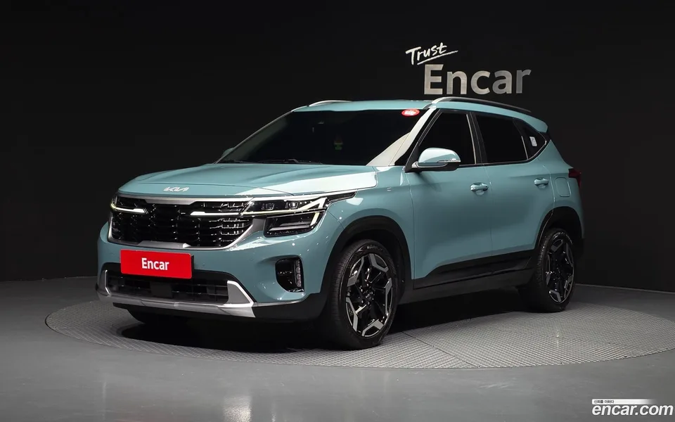 Kia Seltos 1.6 2WD 2023 — фото 1, купить с доставкой в Москву