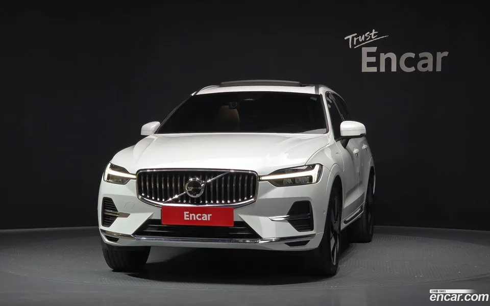 Volvo XC60 T8 2025 — миниатюра 3