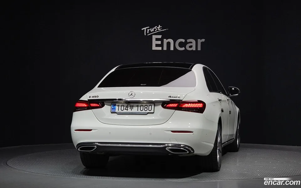 Mercedes-Benz E-Class E450 4MATIC 2023 — миниатюра 4