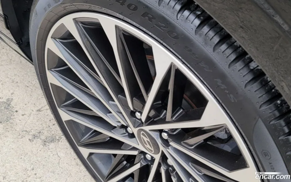 Hyundai Grandeur 2.5 2WD 2023 — миниатюра 2