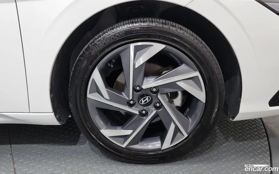 Hyundai Avante CN7 1.6 2024 — миниатюра 2