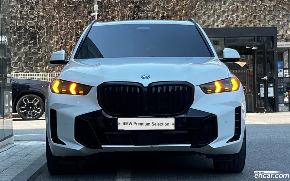 BMW X5 xDrive 50e M 2023 — thumbnail 3
