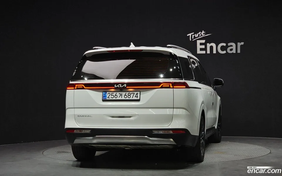 Kia Carnival 9 2022 — thumbnail 4