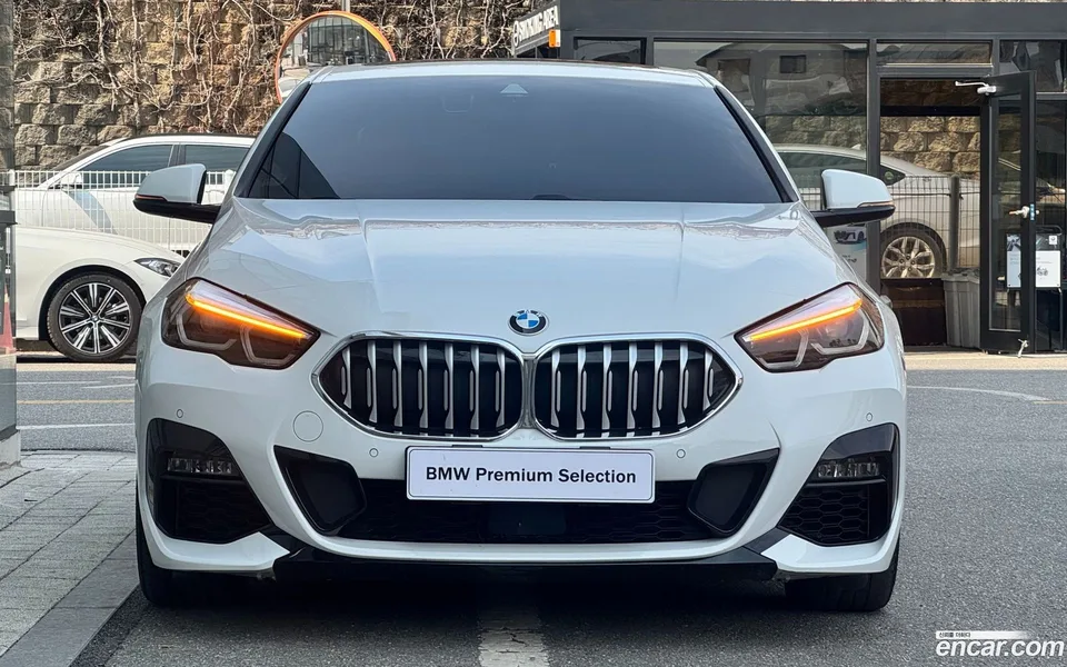 BMW 2 Series Gran Coupe 220i M 2022 — миниатюра 3