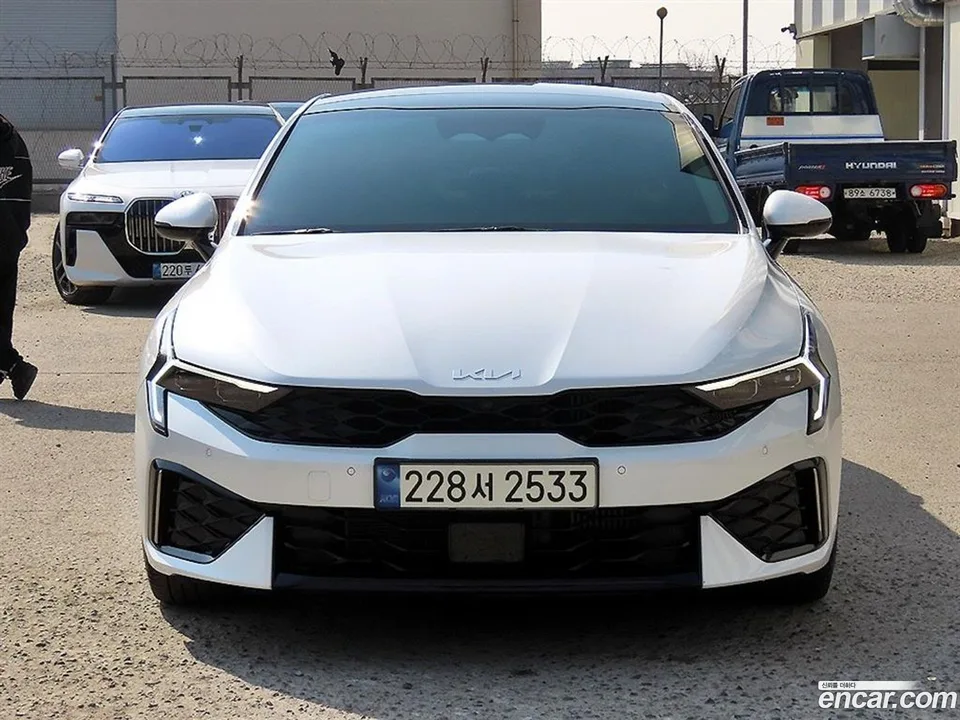 Kia K5 1.6 2023 — фото 1, купить с доставкой в Москву