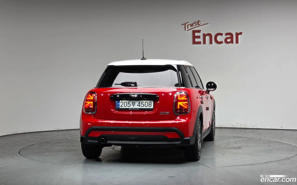 MINI Cooper 5 2023 — миниатюра 4