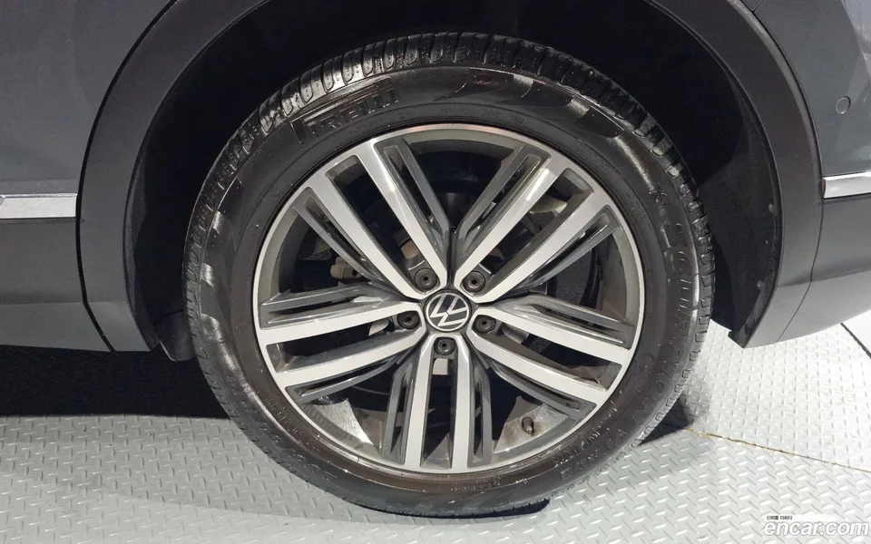 Volkswagen Tiguan 2.0 TDI 2024 — миниатюра 2