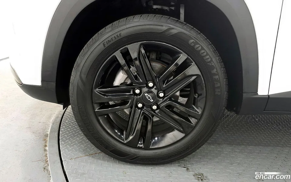 Chevrolet Trax Crossover 1.2 ACTIV 2023 — миниатюра 5