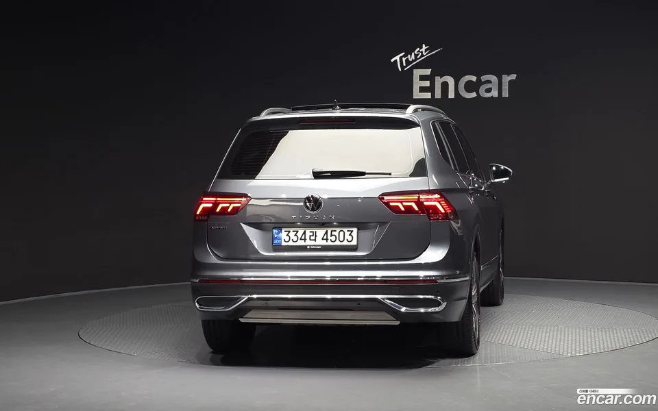 Volkswagen Tiguan Allspace 2.0 TSI 2023 — миниатюра 4