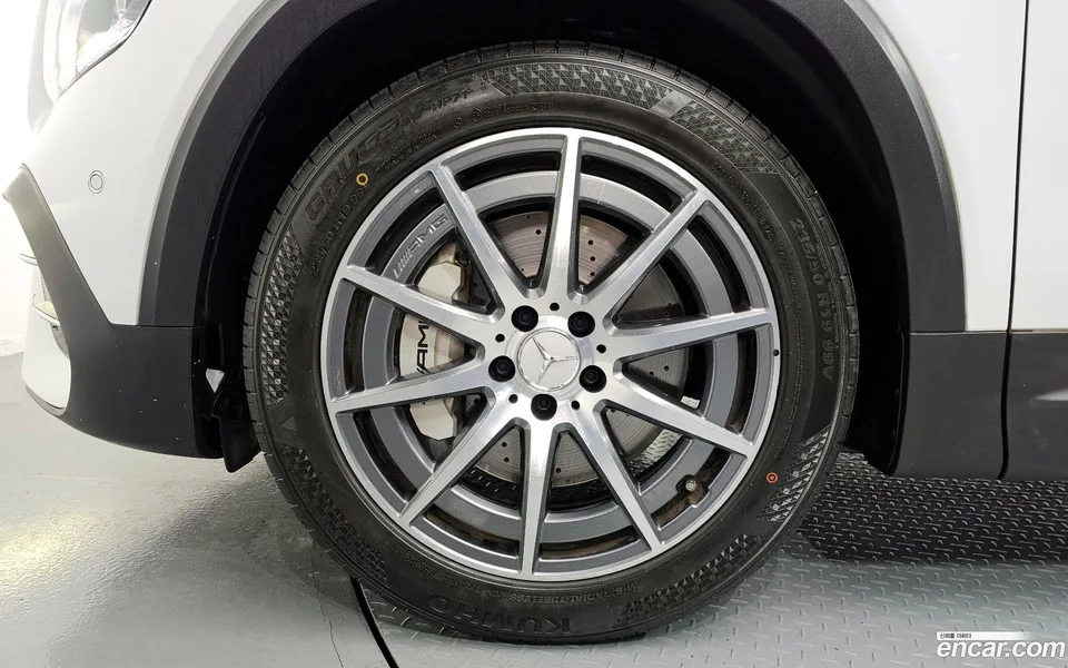 Mercedes-Benz GLB-Class AMG GLB35 4MATIC 2023 — миниатюра 2