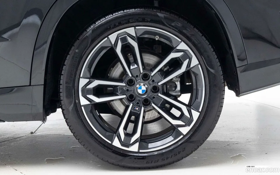 BMW X1 xDrive 20i M 2025 — миниатюра 5