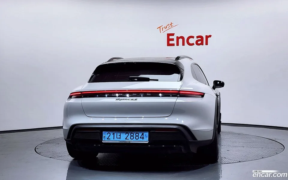 Porsche Taycan 4S 2023 — миниатюра 4