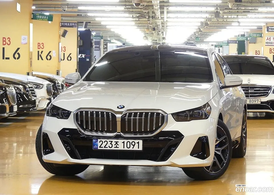BMW 5 Series 520i M 2024 — миниатюра 3