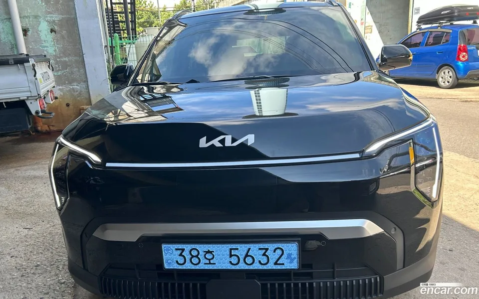 Kia EV3 2WD 2025 — фото 1, купить с доставкой в Москву