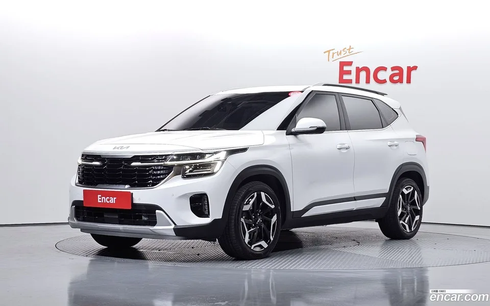 Kia Seltos 1.6 2WD 2023 — фото 1, купить с доставкой в Москву
