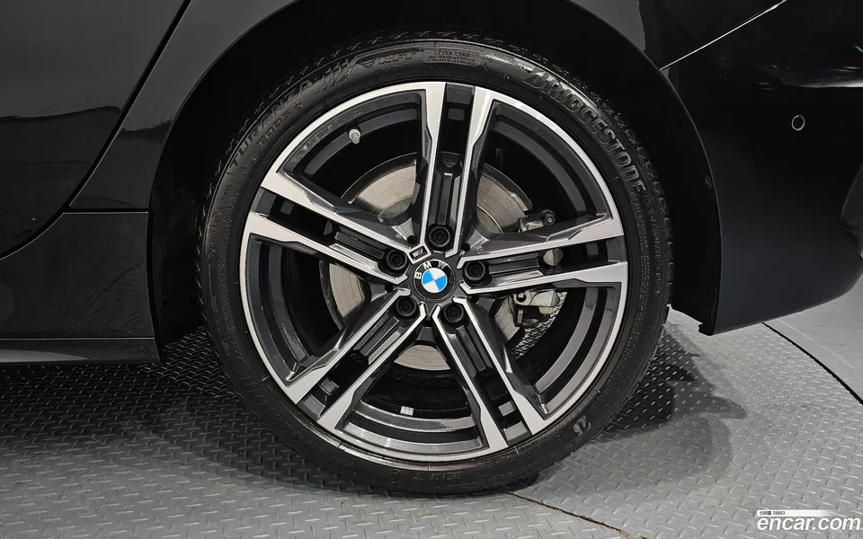 BMW 1 Series 120i M 2024 — миниатюра 2