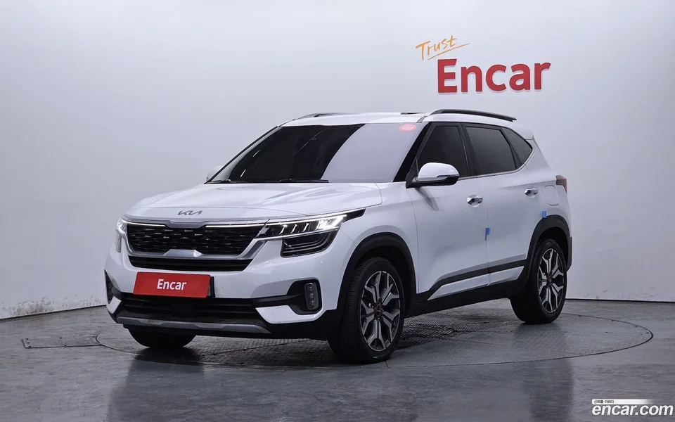 Kia Seltos 1.6 2WD 2022 — фото 1, купить с доставкой в Москву