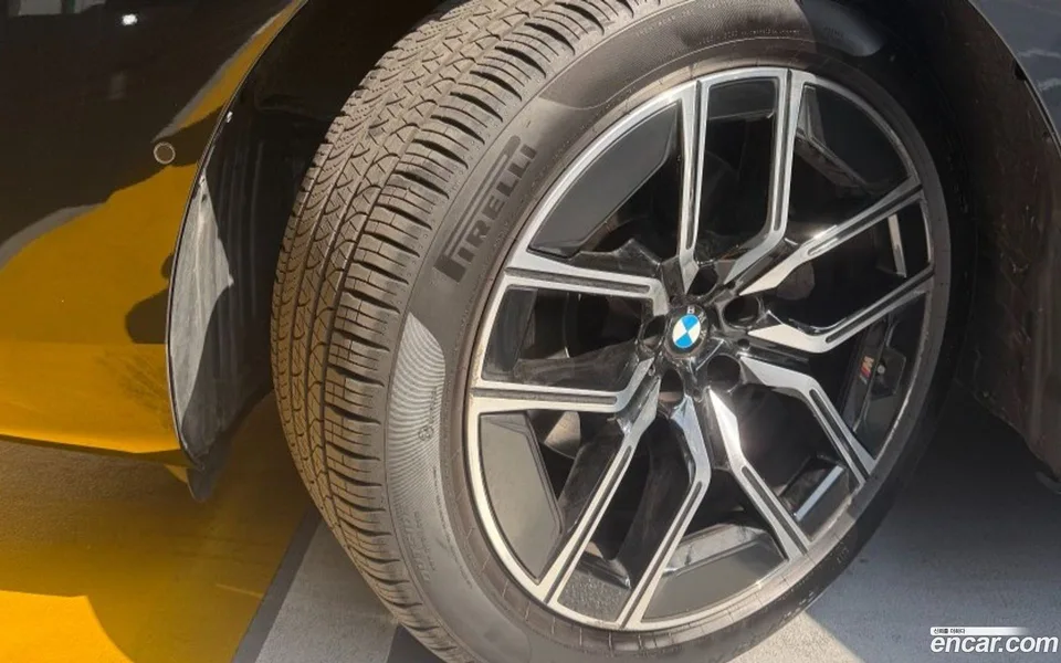 BMW 7 Series 740d xDrive M 2024 — миниатюра 5