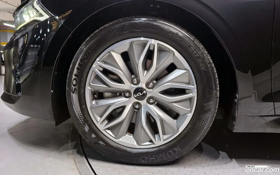 Kia K5 Hybrid 2023 — миниатюра 2