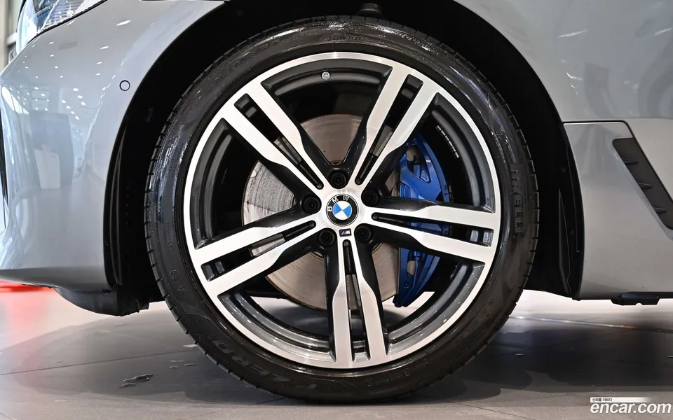 BMW 6 Series GT 630i xDrive M 2024 — миниатюра 2
