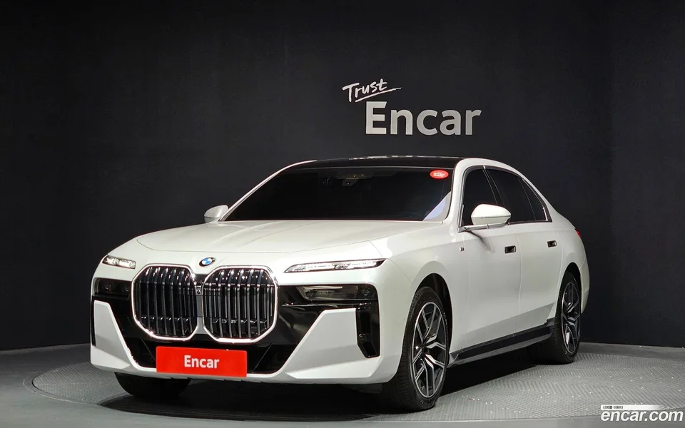 BMW 7 Series 740i xDrive M 2025 — фото 1, купить с доставкой в Москву