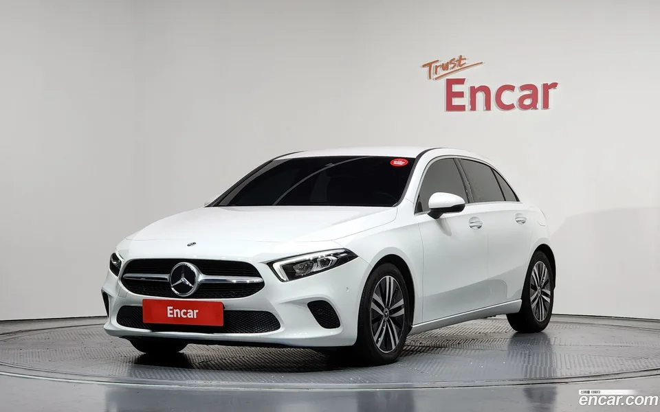 Mercedes-Benz A-Class A220 2023 — фото 1, купить с доставкой в Москву