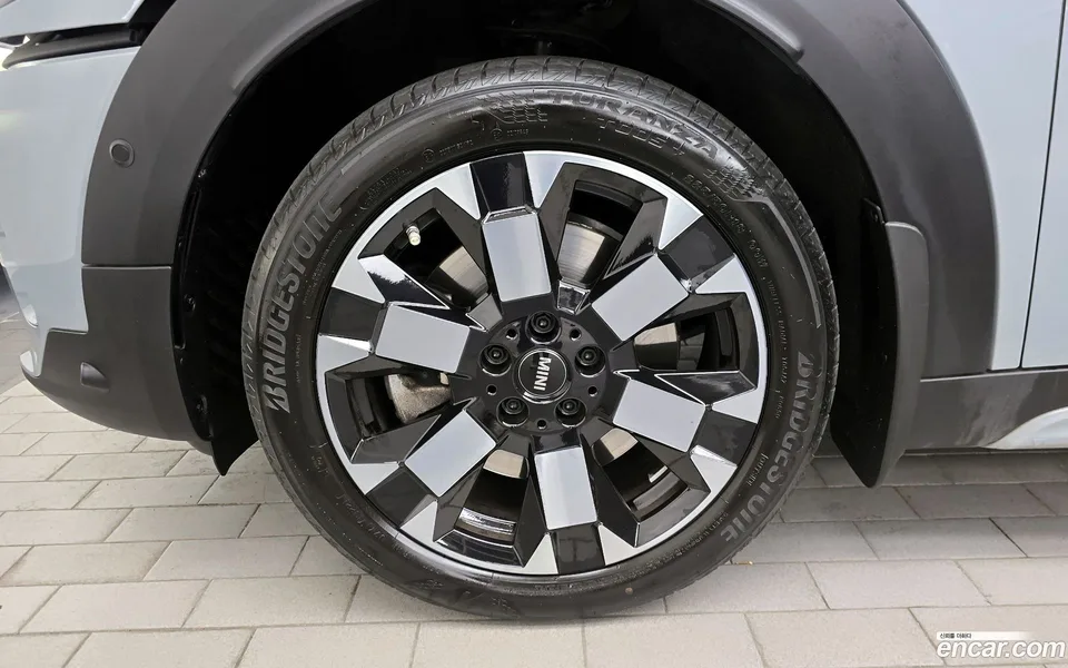 MINI Cooper S Countryman ALL4 2023 — thumbnail 5