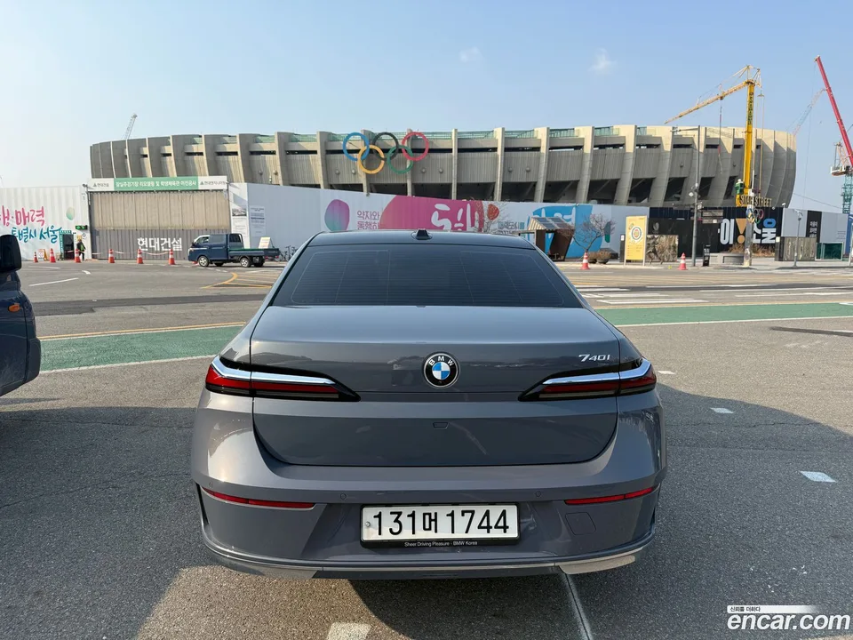 BMW 7 Series 740i sDrive 2023 — миниатюра 4