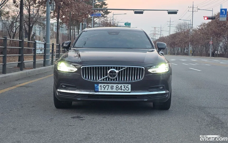 Volvo S90 B5 2023 — миниатюра 3