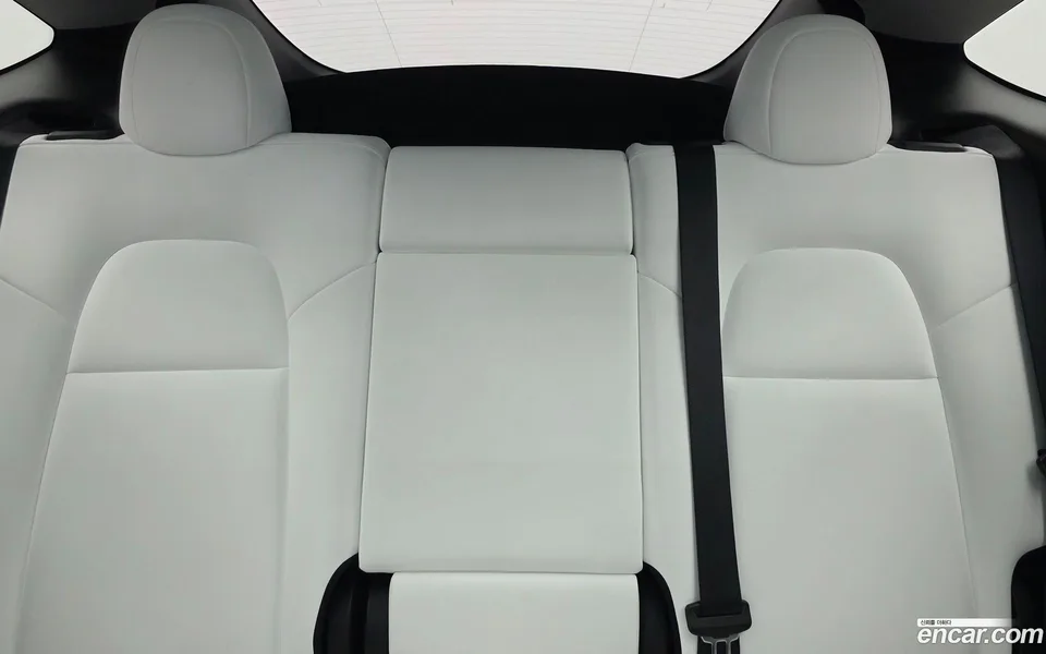 Tesla Model Y RWD 2025 — миниатюра 4