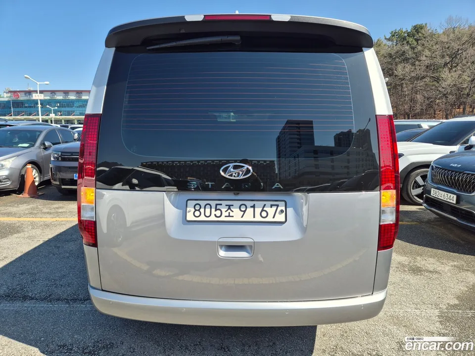 Hyundai Staria 3 2024 — миниатюра 2