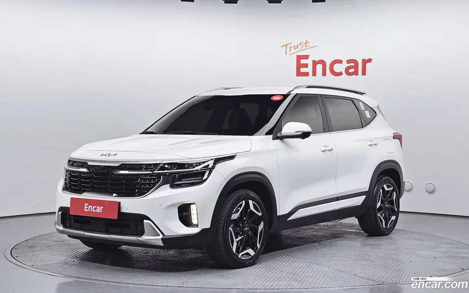 Kia Seltos 1.6 2WD 2024 — фото 1, купить с доставкой в Москву